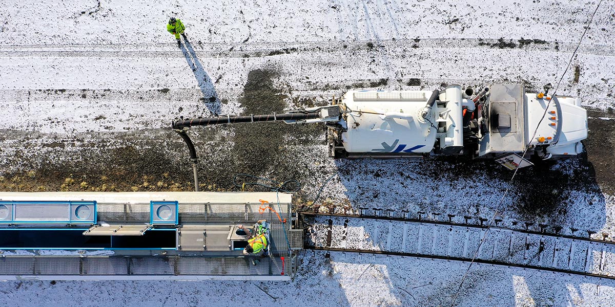 Mobile Railcar Cleaning