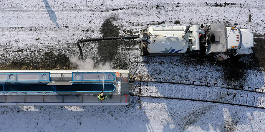 Mobile Railcar Cleaning